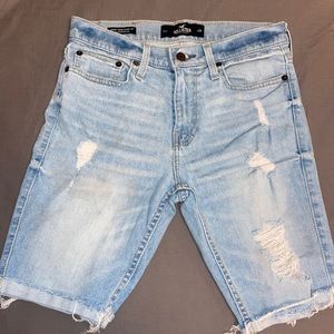 Hollister Skinny Denim Short 9”